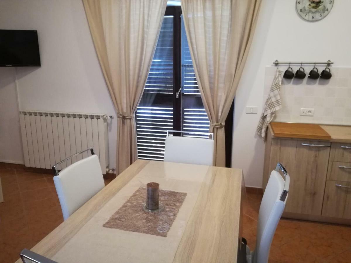 Apartment Vesna Veleniki エクステリア 写真
